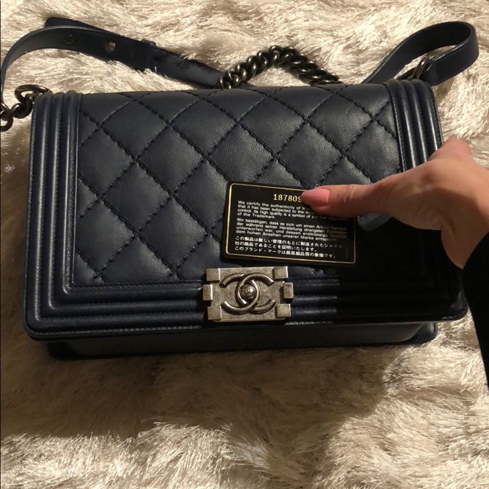 ❌SOLD TO @veedundee Chanel New Medium Boy Bag - Picture 3 of 7